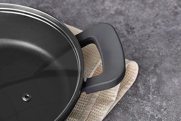 Bergner Retro Induction Compatible Cook Pot 2.5 Liter Diameter 20 Cm Height 9.5 Cm Durable Nonstick.