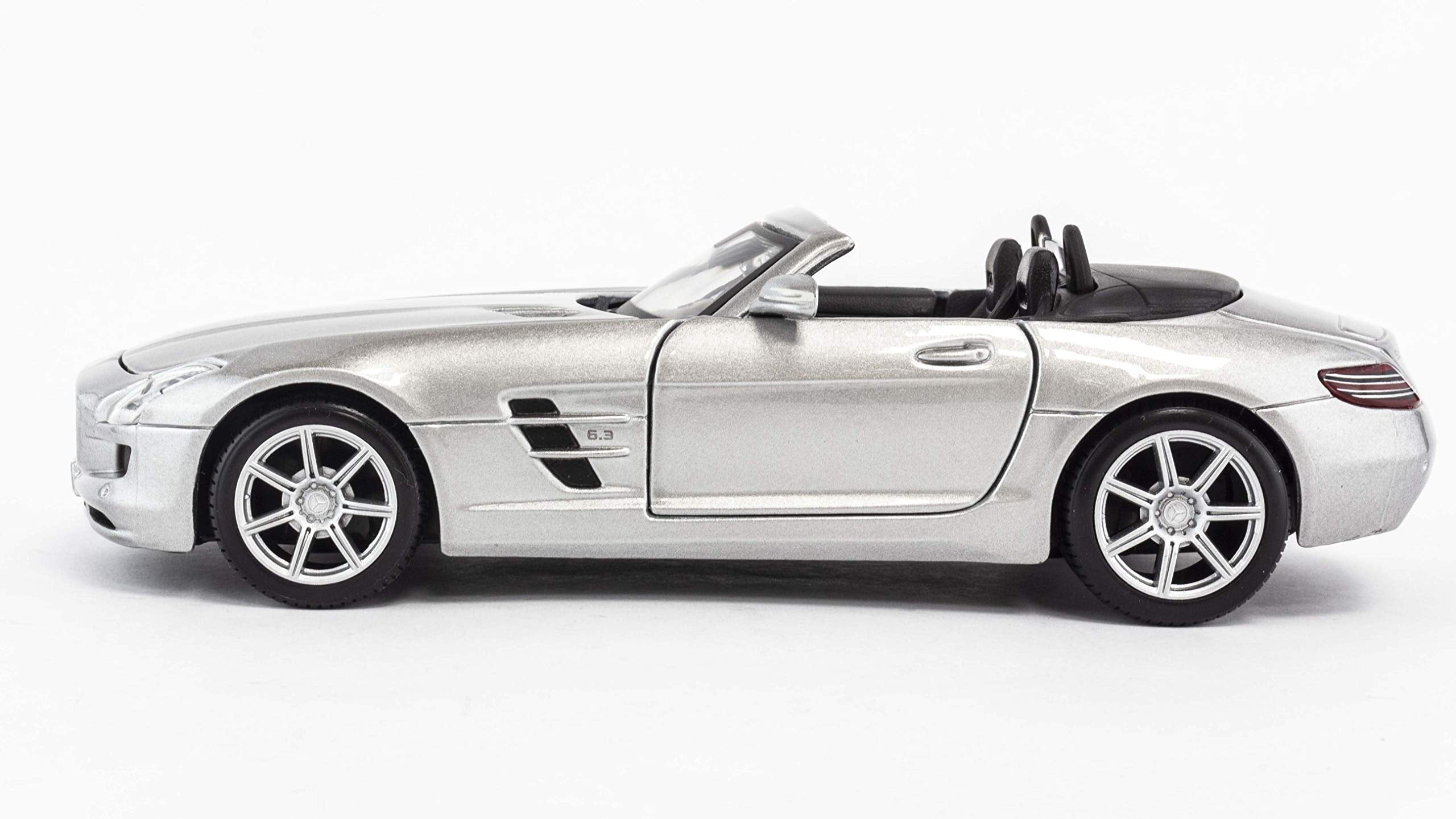 Maisto Mercedes-Benz SLS AMG Roadster Die-Cast Car 1:24 – 8+ Years.